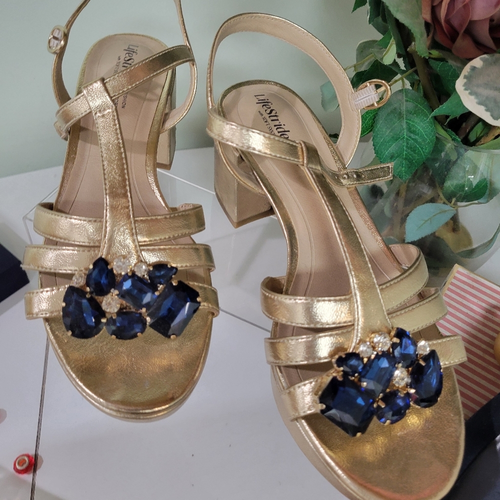 BLUE CRYSYAL SHOE CLIPS. CAN DRESS UP JUST ABOUT ANY SHOE!! - Picture 3 of 6